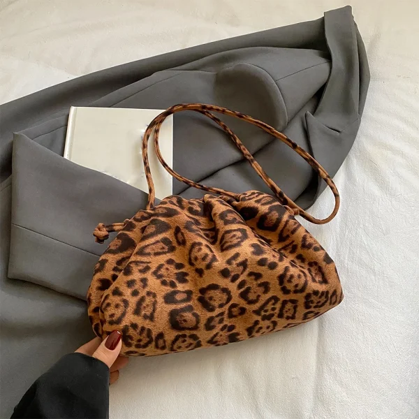 Petit sac léopard rétro – sac bandoulière froissé
