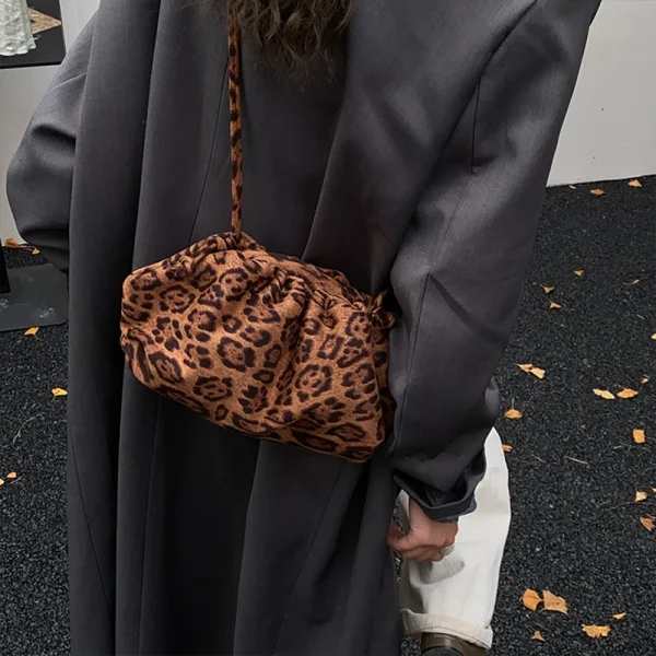 Petit sac léopard rétro – sac bandoulière froissé