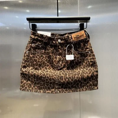 mini jupe leopard