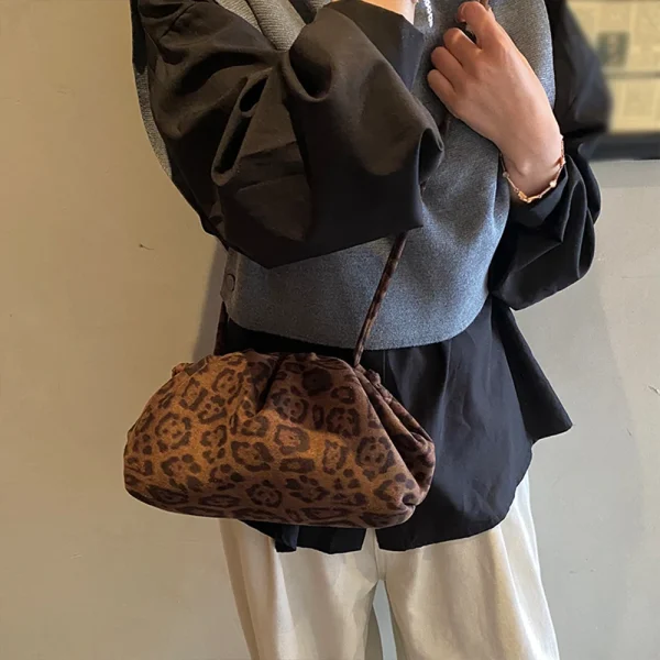 Petit sac léopard rétro – sac bandoulière froissé