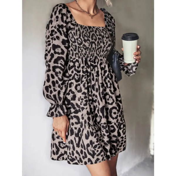 Robe Léopard Courte à Col Carré Grise