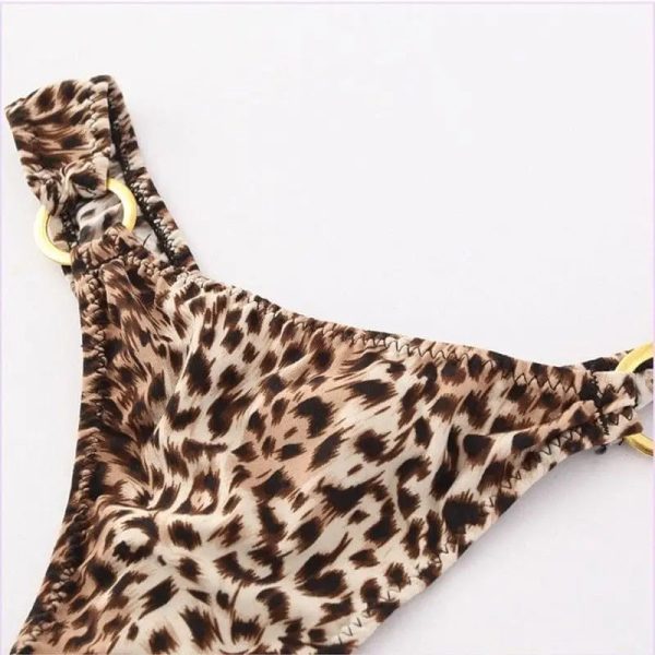 string leopard boucle