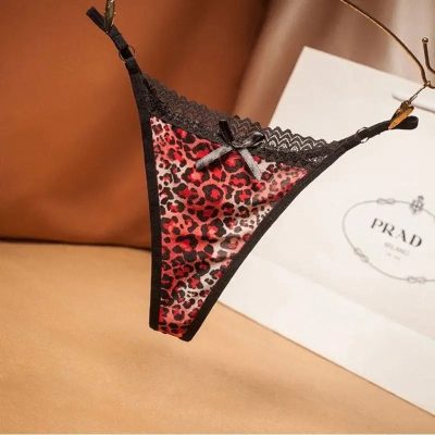 String léopard sexy rouge